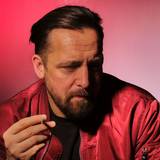 Danger Dan verarbeitet in seinem neuen Song eine lebensverändernde Diagnose. (Bild: Jaro Sanmann-Suffner)