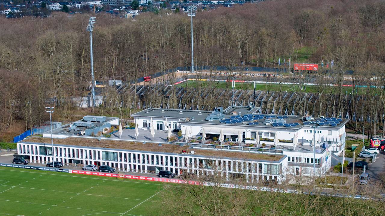 Ein Blick auf das Geißbockheim von oben.