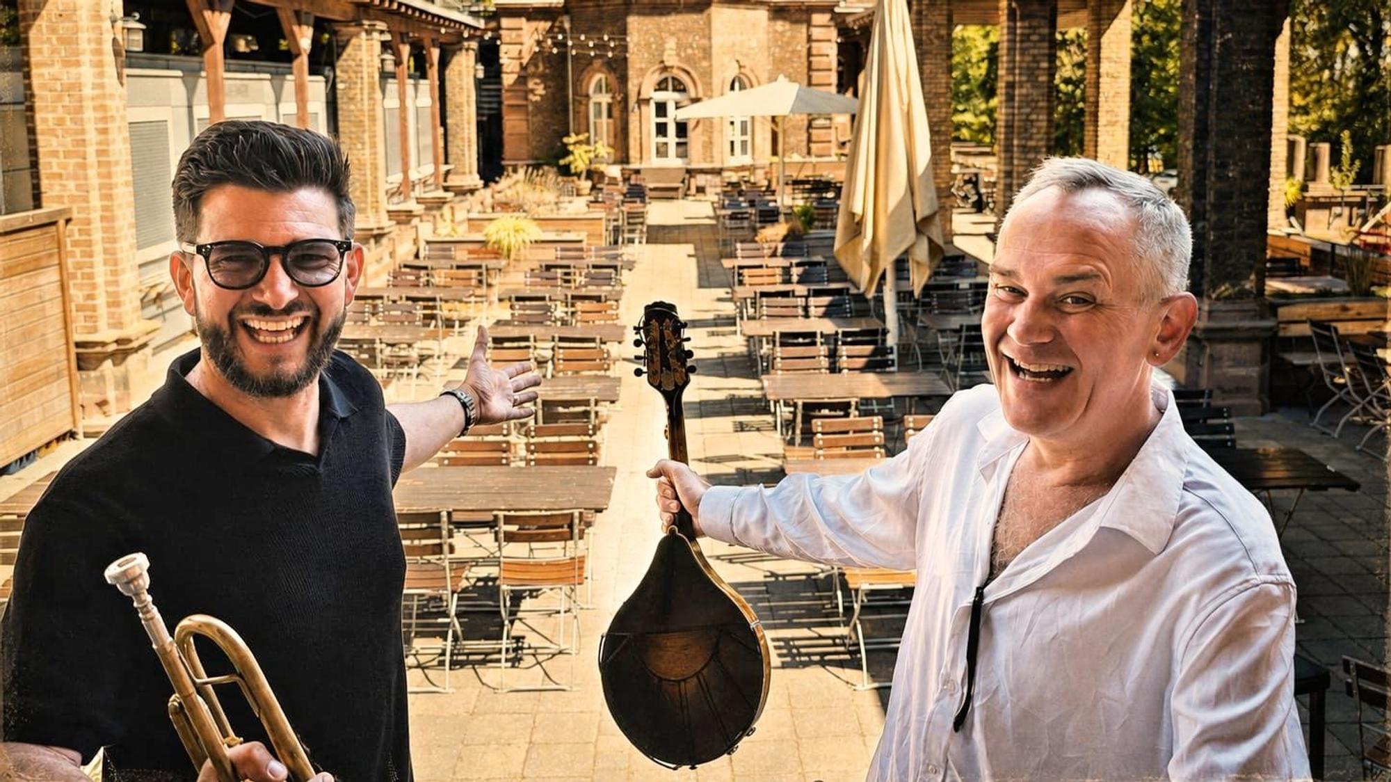 JP Weber mit Michael Kuhl im Kaiserbahnhof in Brühl.
