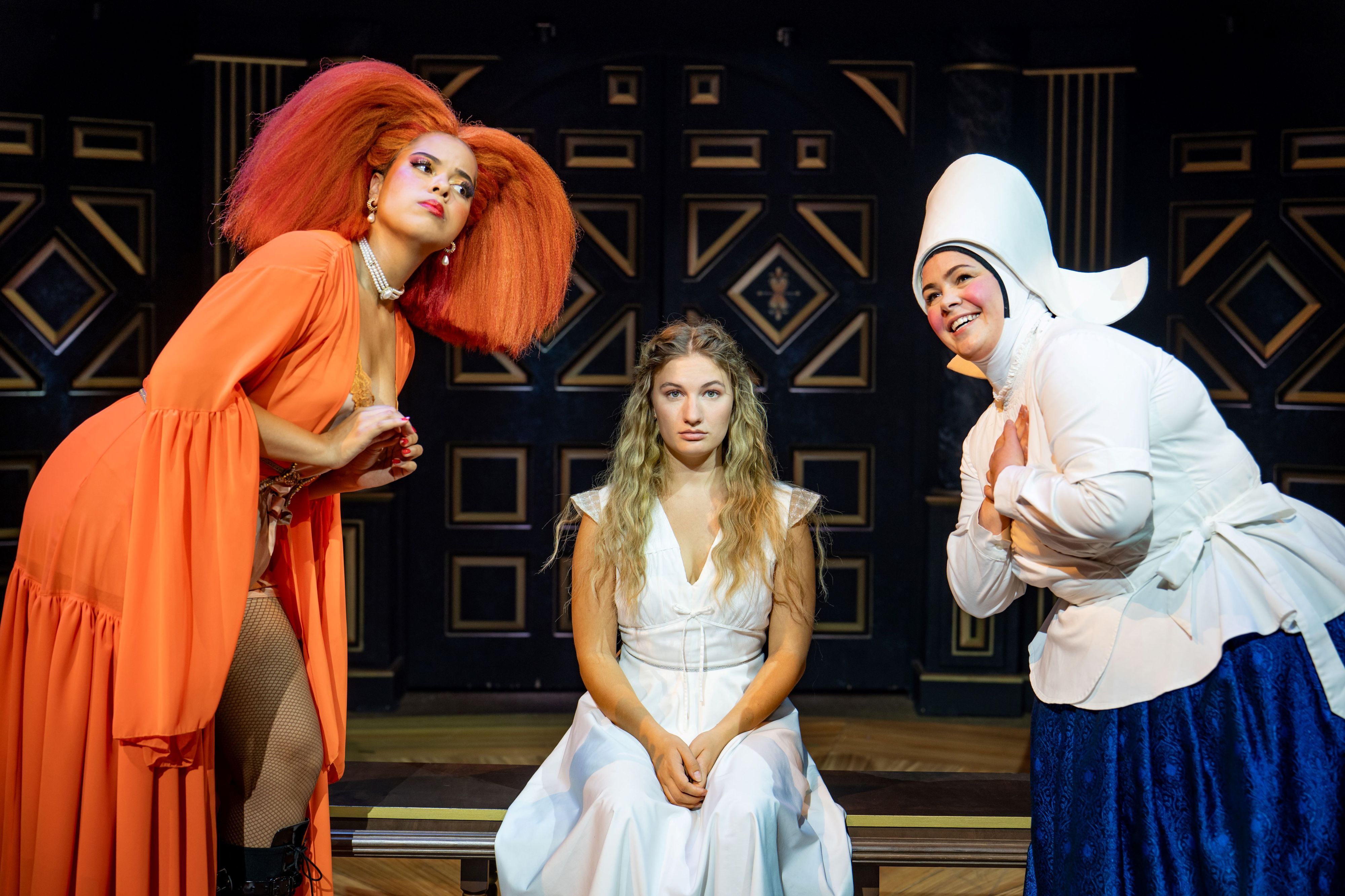 Beatrice Reece, Sophie Mefan und Laura Schatz in Romeo & Julia.