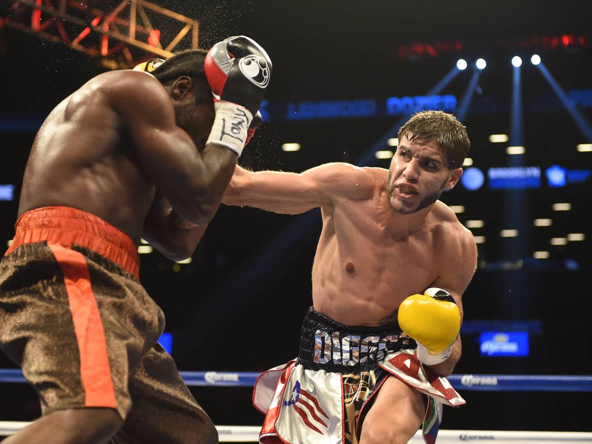 Prichard Colon boxt gegen Lenwood Dozier.