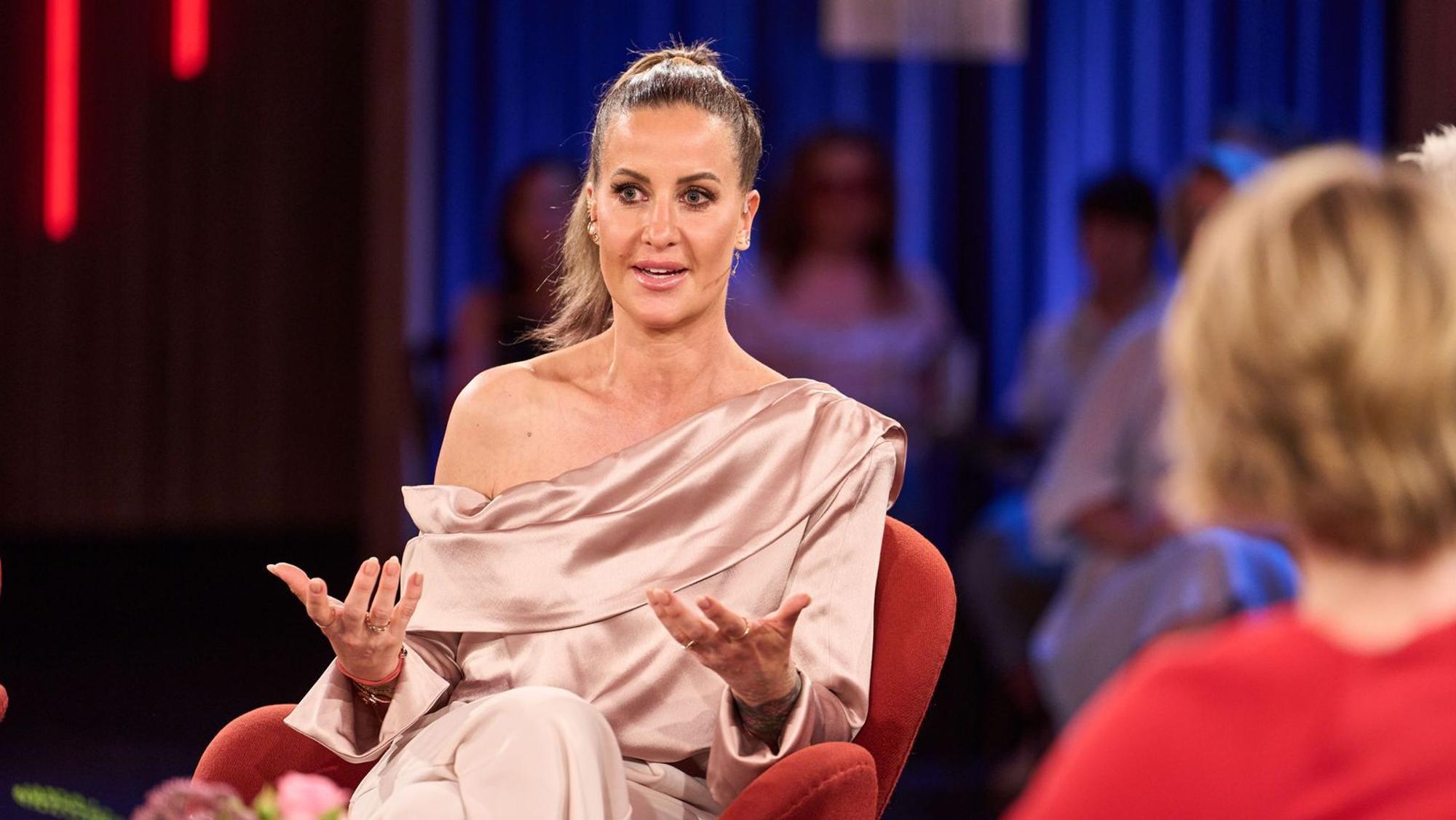 Charlotte Engelhardt berichtete von einem heiklen Gespräch mit ihrem Sohn. (Bild: WDR/Claus Langer)