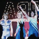 1976 eroberte „Dancing Queen“ die Charts der Welt und wurde in 16 Ländern der Welt Nummer eins. Der Zauber des Disco-Klassikers ist ungebrochen. Die Single dürfte sich, digitale Downloads inklusive, über 10 Millionen Mal verkauft haben. (Bild: Polydor)