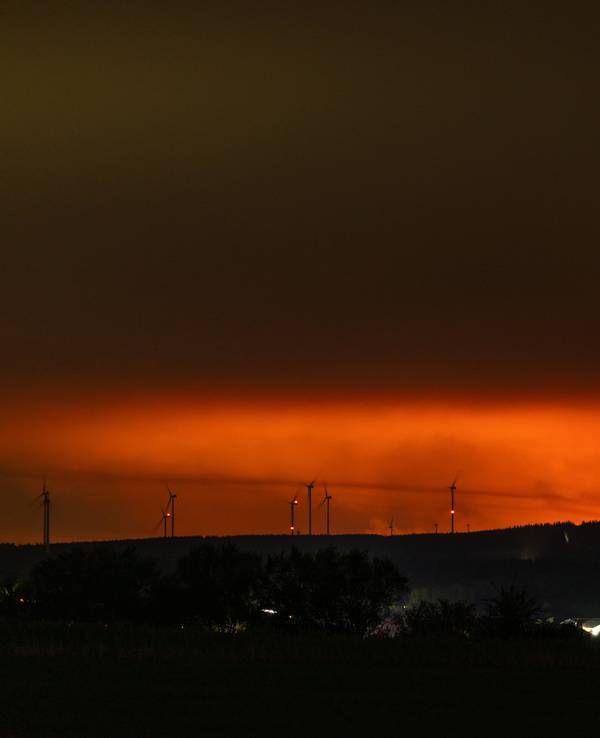 Der Waldbrand im Hohen Venn war in der Nacht auch von der Gemeinde Hürtgenwald aus zu sehen.