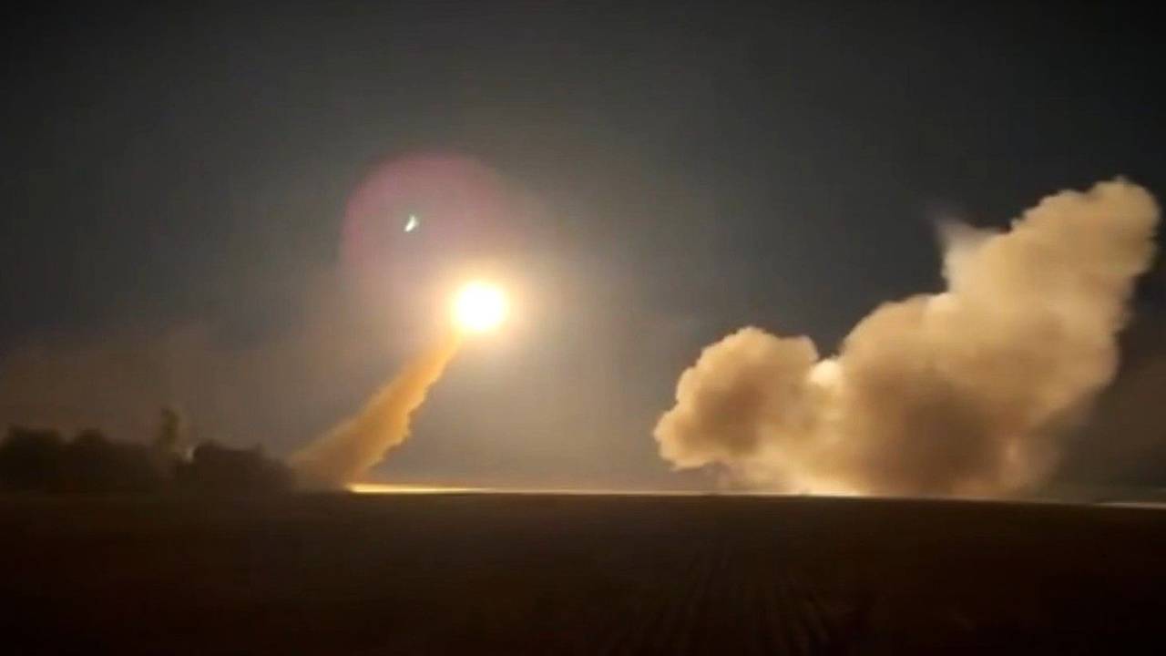 Ein Screenshot aus einem Video der ukrainischen Rüstungsfirma Fire Point zeigt den Start eines Flamingo-Marschflugkörpers.