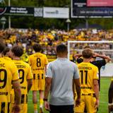 Aachen-Spieler bedanken sich bei den Fans.