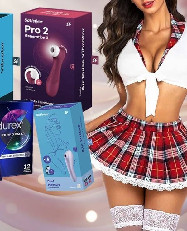 Satisfyer Pro 2 Generation 3, Satisfyer Dual Pleasure Air Pulse Vibrator, ein weiterer Satisfyer Air Pulse Stimulator, Durex Performa Kondome, Durex 2-in-1 Massagegel, eine Happy Hand Gleitcreme sowie ein schwarzer Vibrator. Daneben eine Frau in erotischem Kostüm.