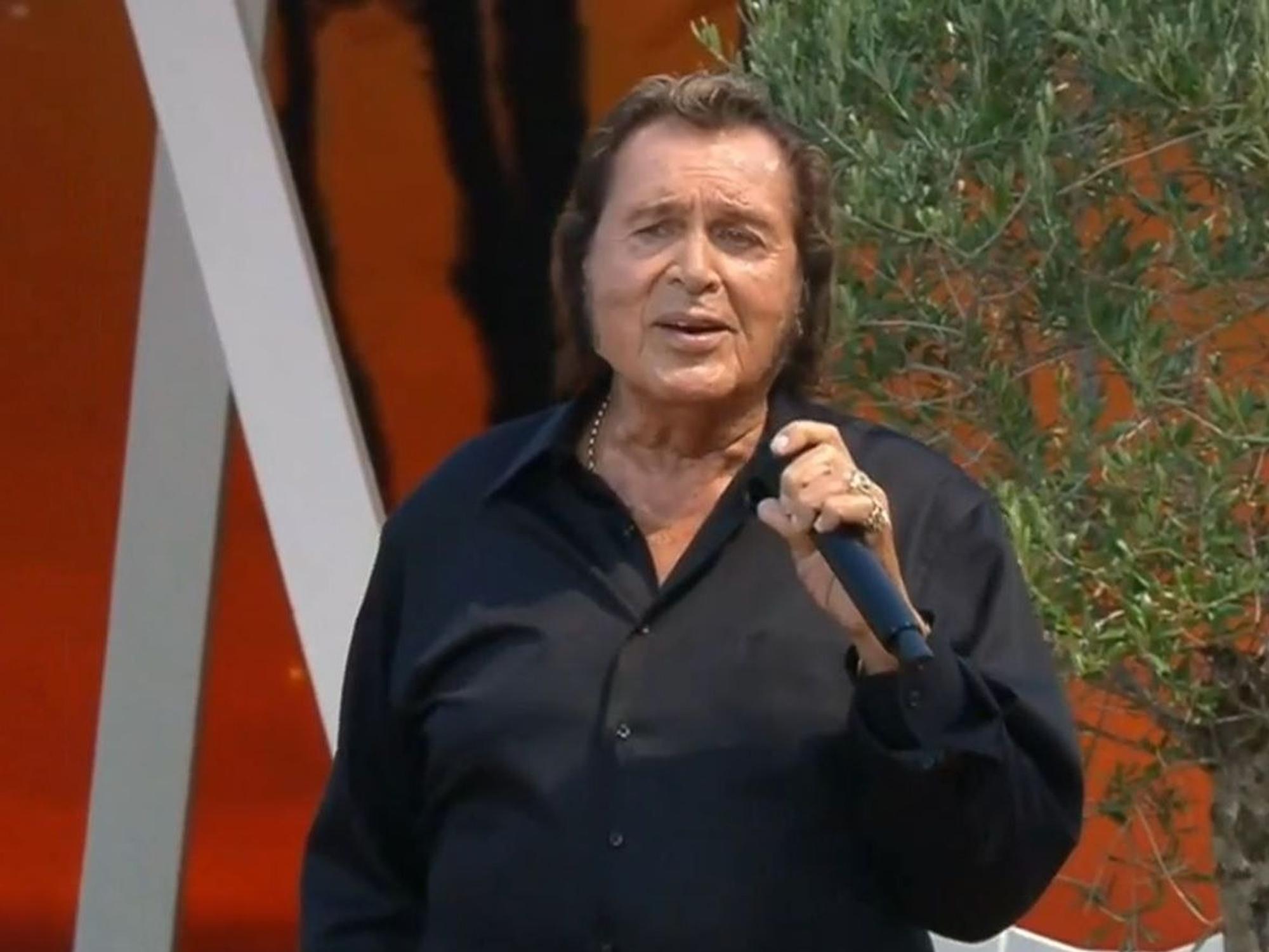 Engelbert singt.
