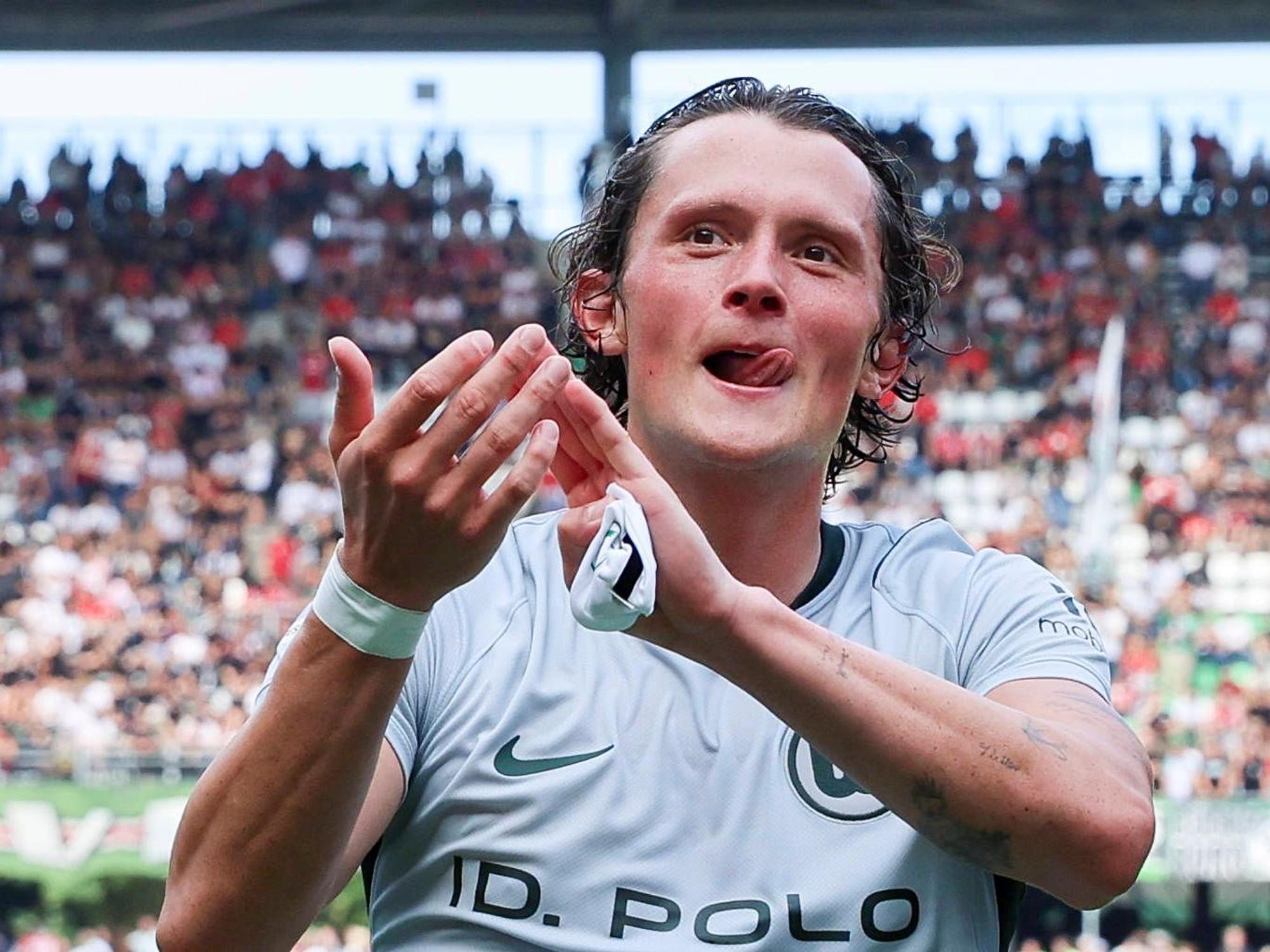 Fabian Reese jubelt.