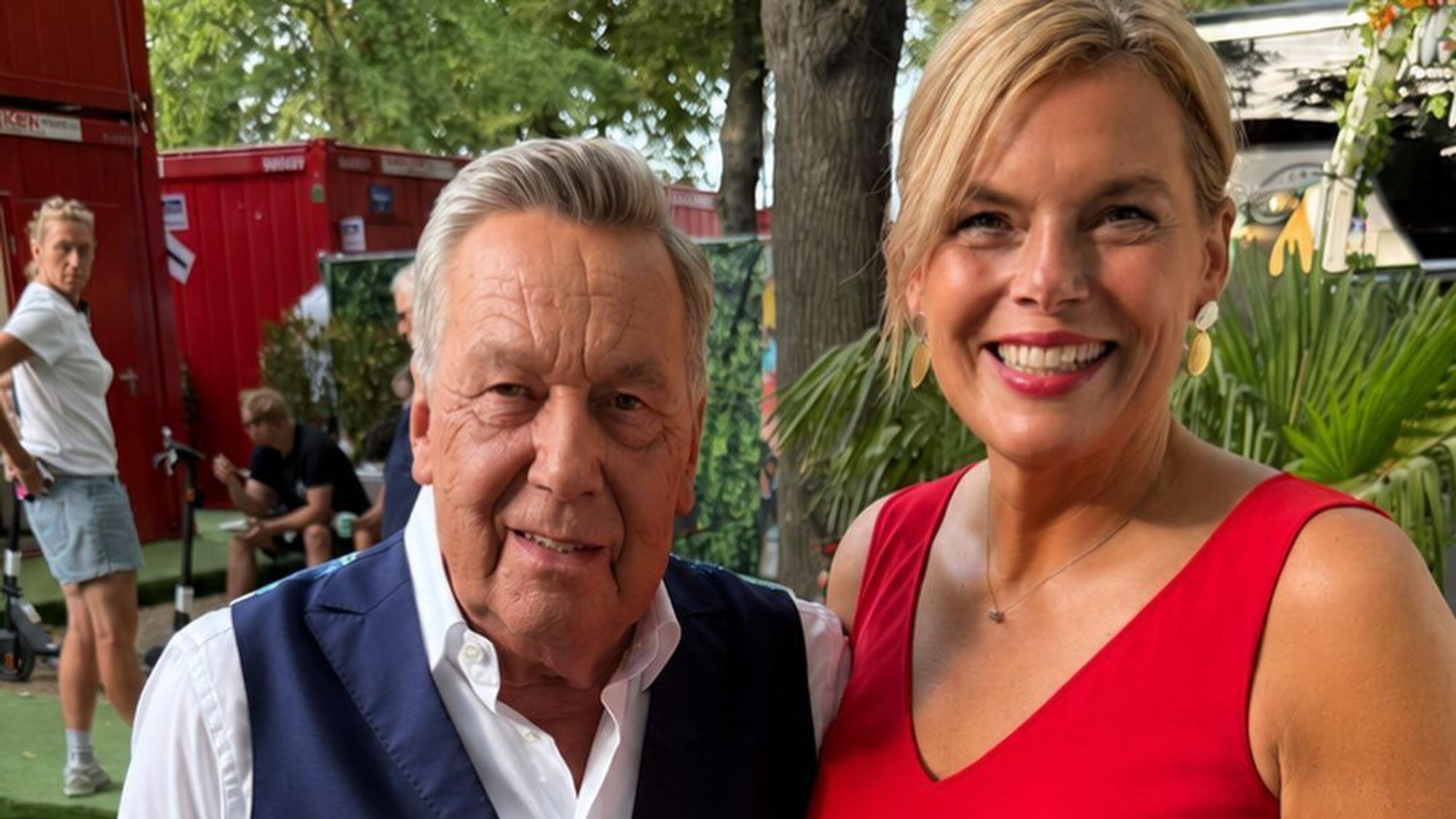 Julia Klöckner zusammen mit Roland Kaiser.
