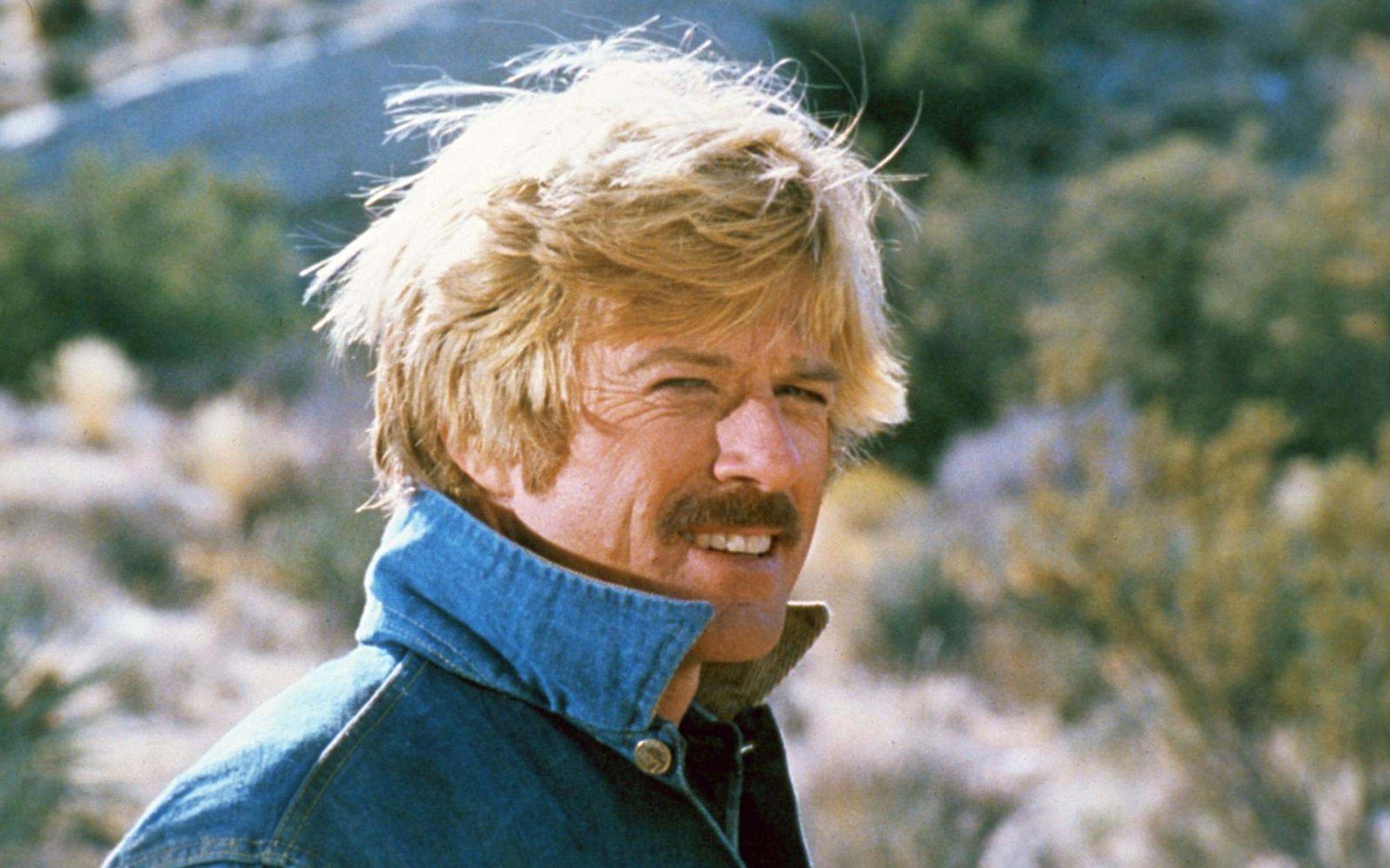 „Der elektrische Reiter“: In dem Neo-Western von Regielegende Sydney Pollack spielt Redford einen abgehalfterten Rodeo-Reiter, der sich mit Werbespots über Wasser hält - und eines Tages einfach in der Wüste verschwindet. (Bild: ZDF / MCA)