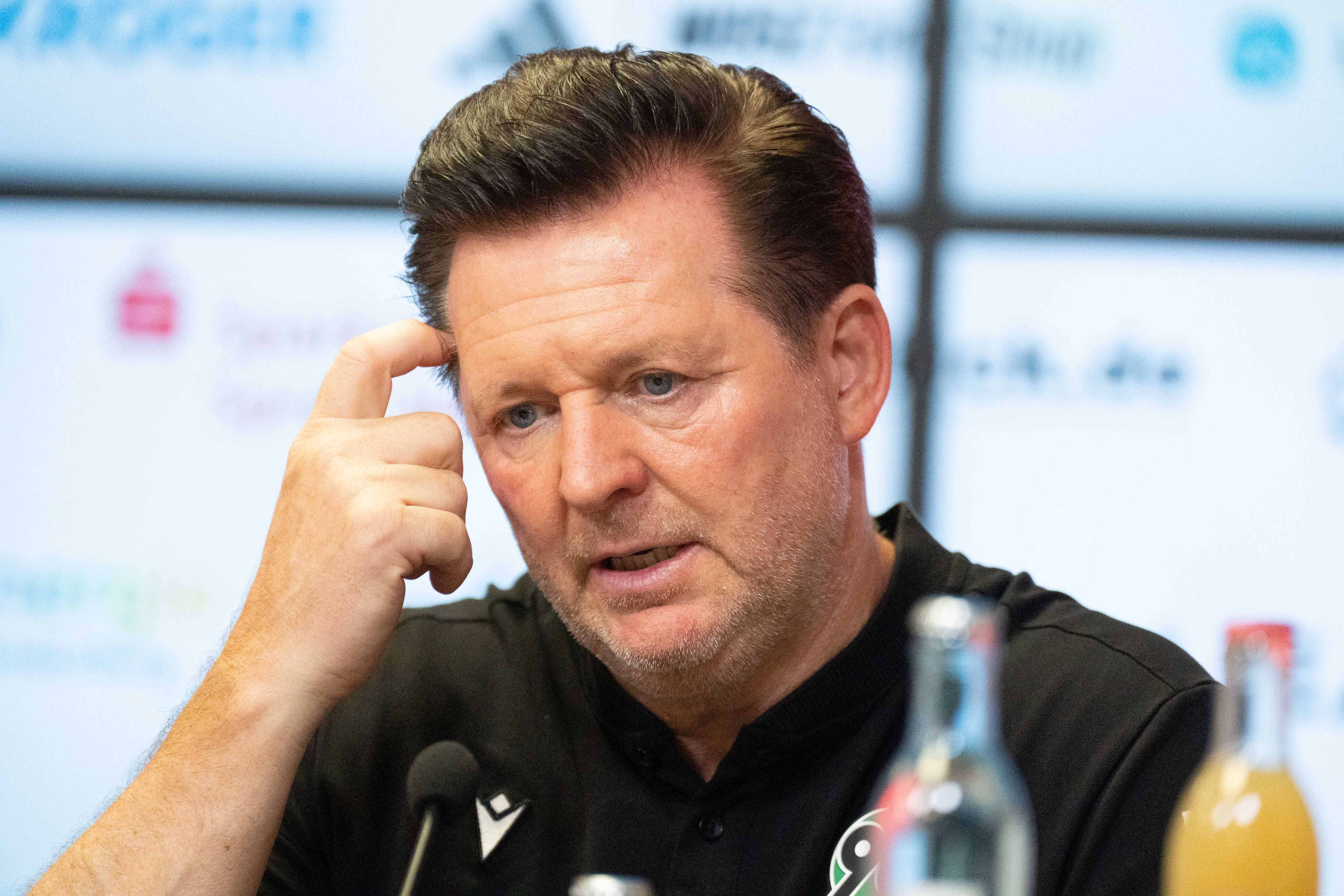 Pressekonferenz mit Christian Titz bei Hannover 96.
