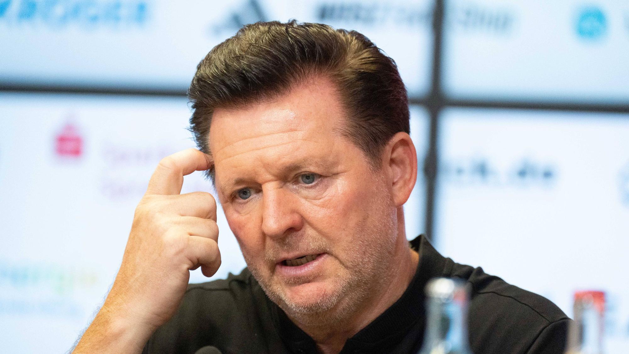 Pressekonferenz mit Christian Titz bei Hannover 96.