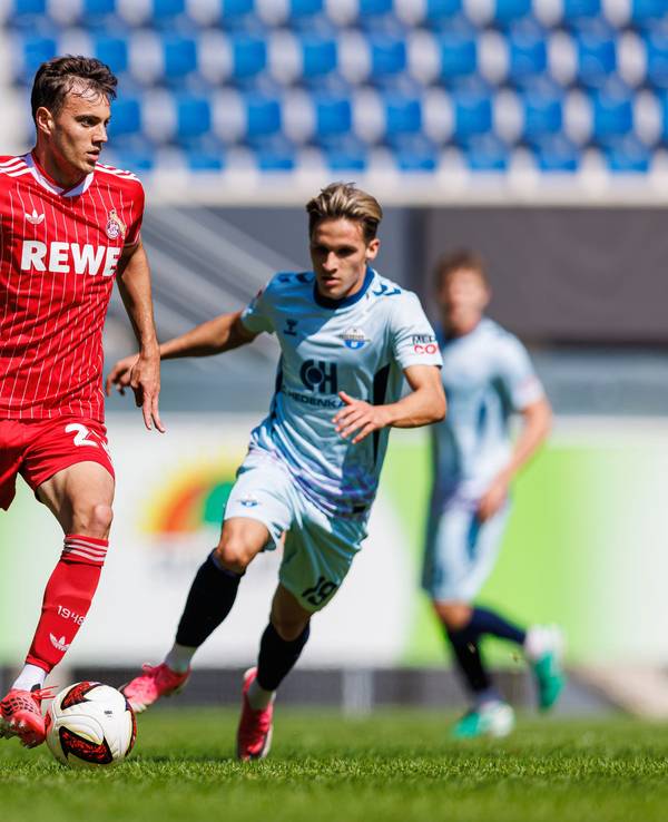 Paul Okon-Engstler am Ball.