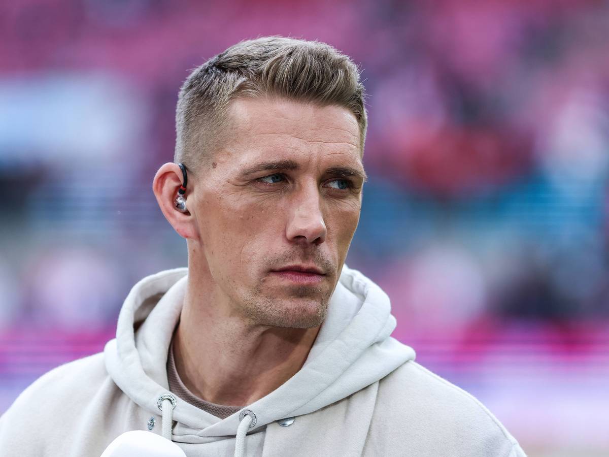 Nils Petersen als Experte im Stadion.