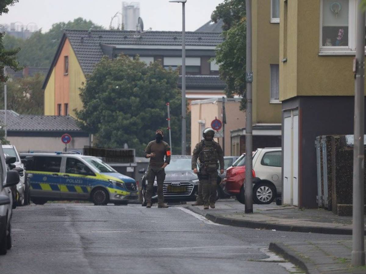 In Köln-Niehl läuft ein SEK-Einsatz.