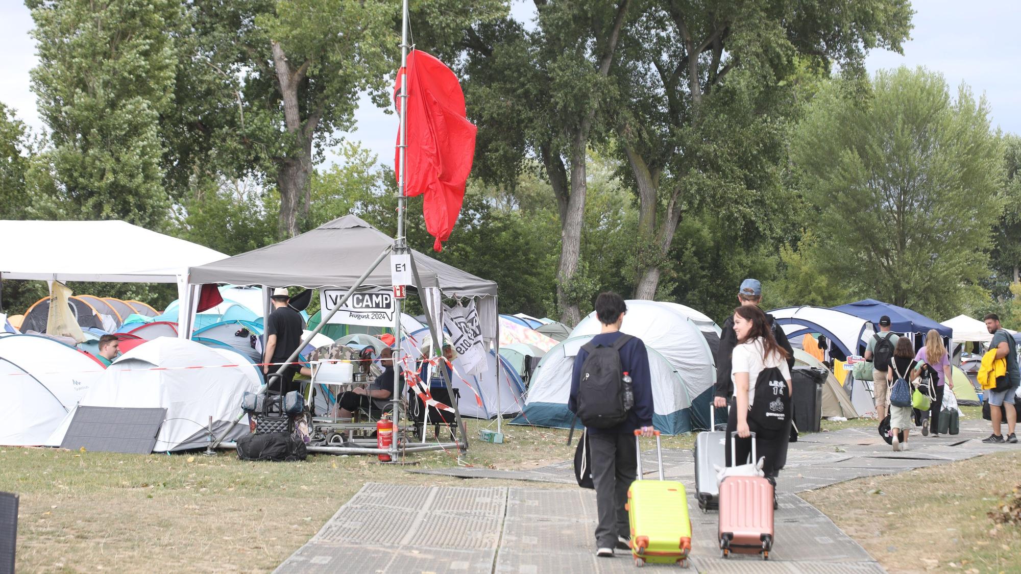 Das Zeltlager des Gamescom-Camps im Jugendpark Köln.