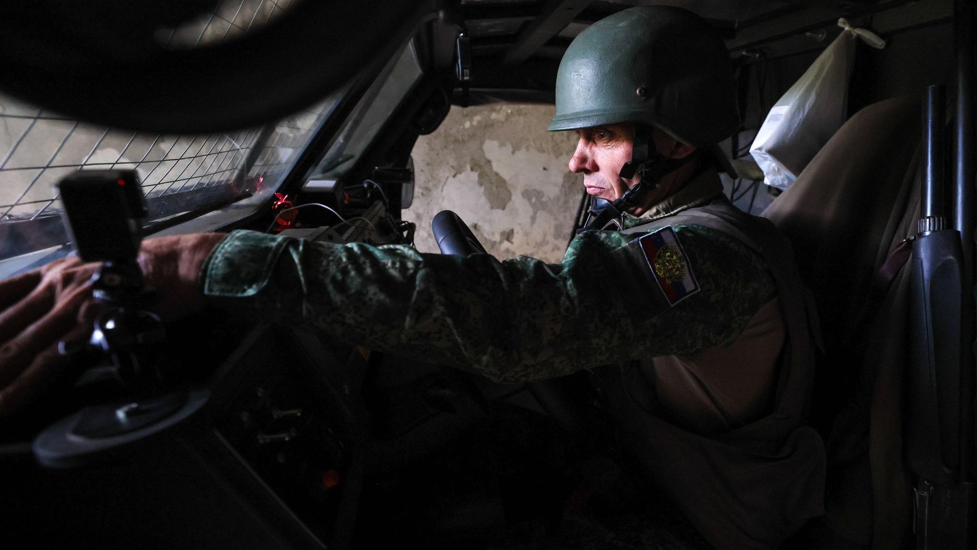Ein russischer Soldat der mechanisierten Infanteriebrigade: Abgefangene Funksprüche legen eine bestialische Methode offen.