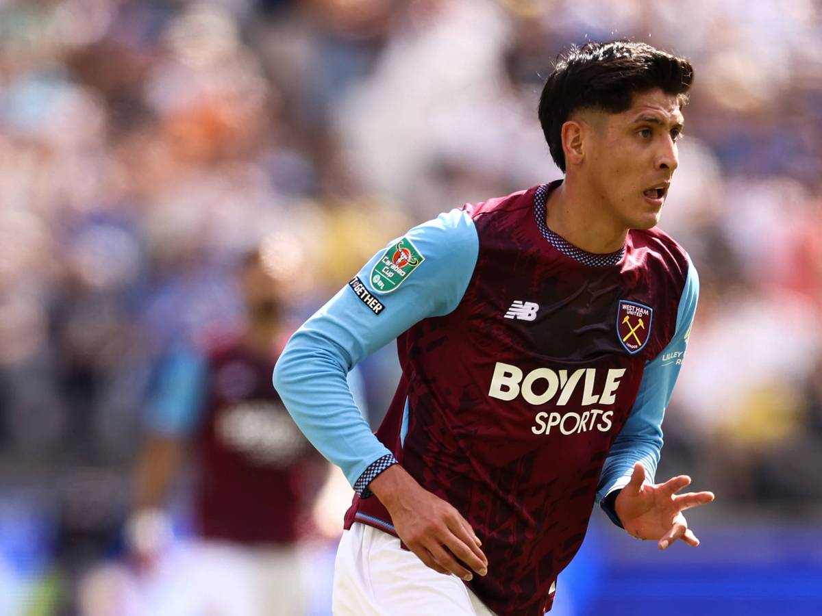 Edson Álvarez im Trikot von West Ham United.