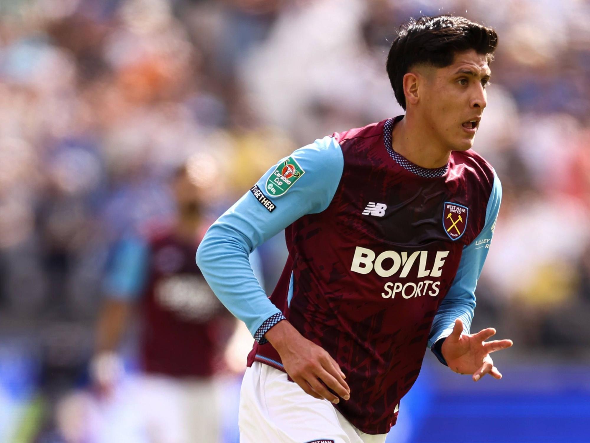 Edson Álvarez im Trikot von West Ham United.