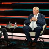 Im Gespräch mit Markus Lanz (links) äußerte sich CDU-Vize Karl-Josef Laumann emotional zum Rücktritt von Jens Spahn. (Bild: ZDF / Markus Hertrich)