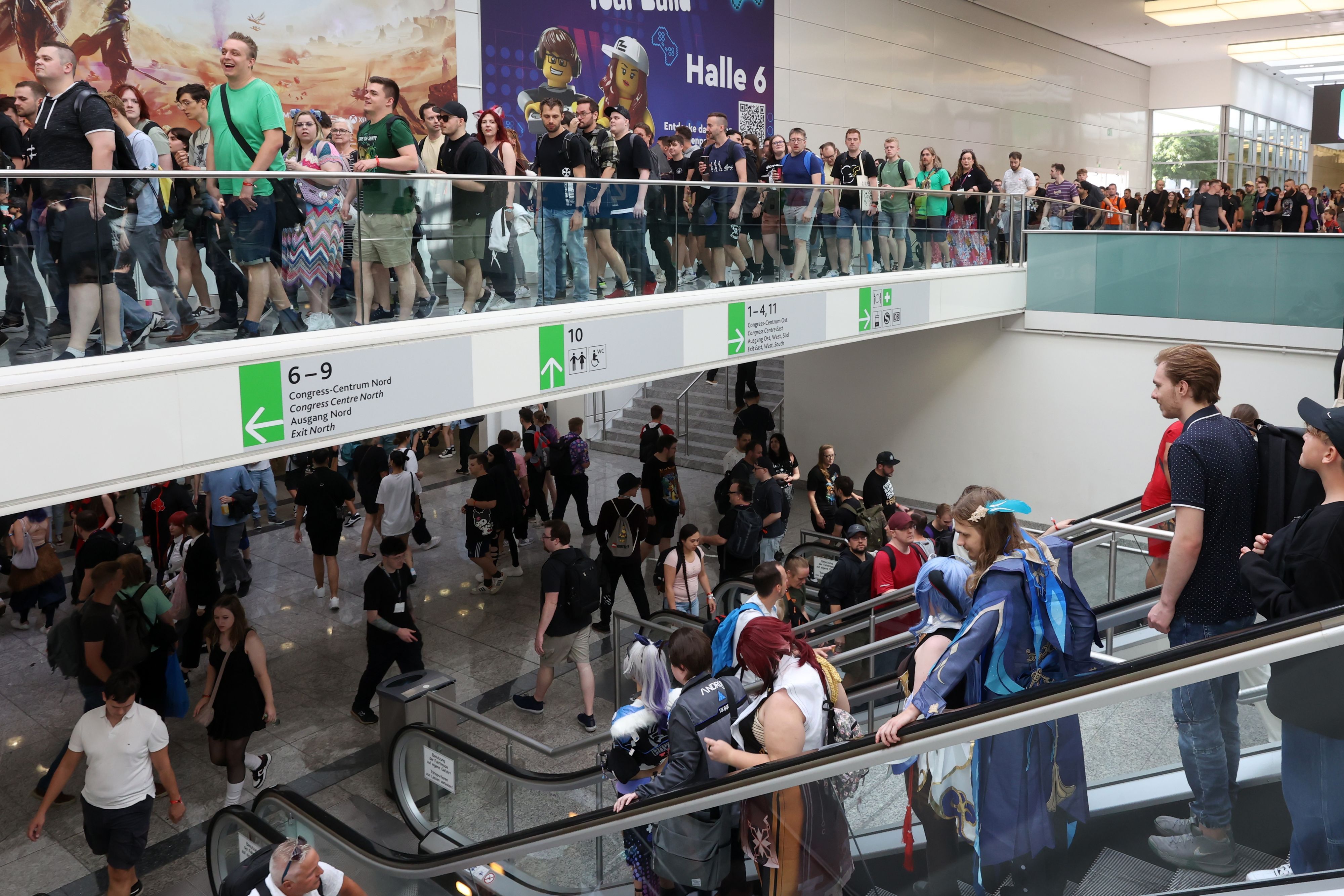 Besucher bei der Computerspielemesse Gamescom in Köln.