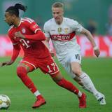 Zum Auftakt der neuen Bundesliga-Saison trifft der FC Bayern München auf den VfB Stuttgart (Freitag, 28. August, live bei SAT.1 und Sky). Im Bild: Michael Olise (links) und Chris Führich beim DFB-Pokalfinale im Mai. (Bild: 2026 Getty Images/Christian Kaspar-Bartke)