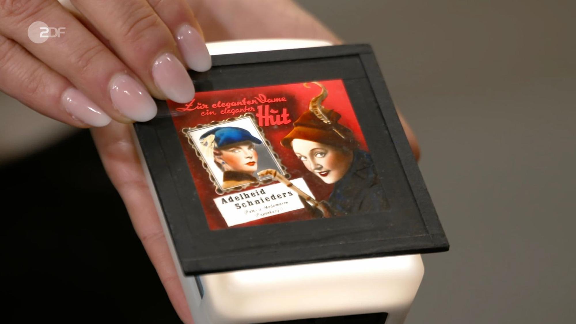 Die Dias stammten aus einer Zeit, in der das Kino noch als das wirkungsvollste Medium für Werbung galt, erklärte die Expertin. (Bild: ZDF)