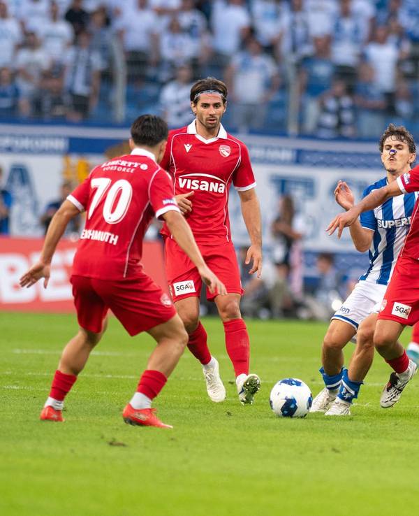 Spielszene im Europapokalspiel Lech Posen - FC Thun.