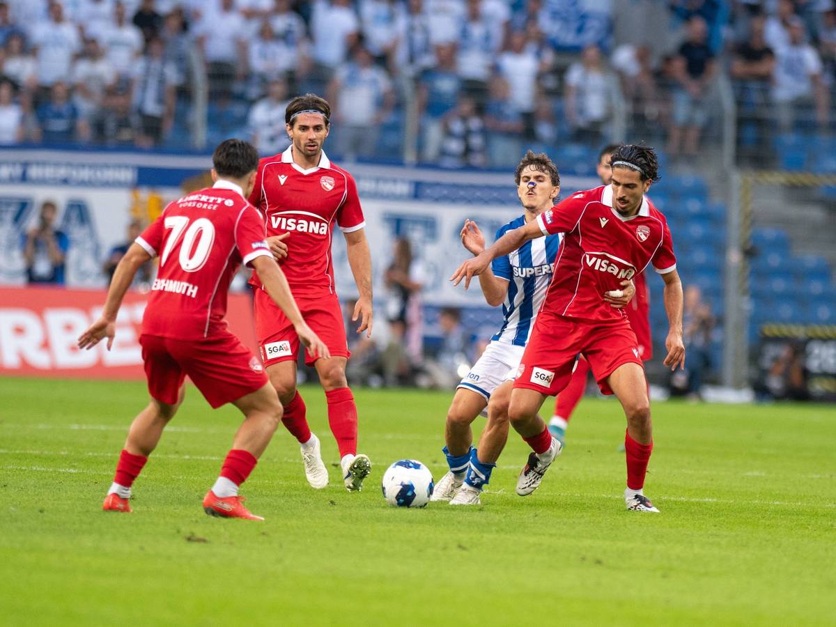 Spielszene im Europapokalspiel Lech Posen - FC Thun.