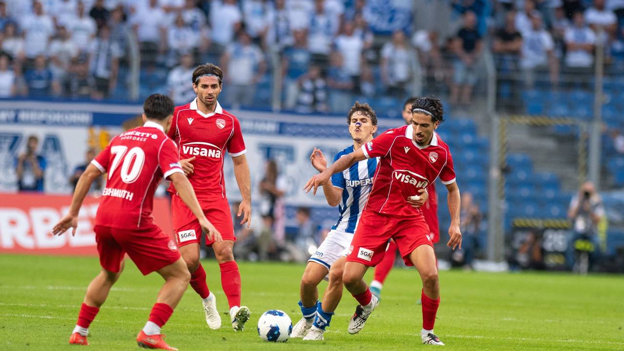 Spielszene im Europapokalspiel Lech Posen - FC Thun.