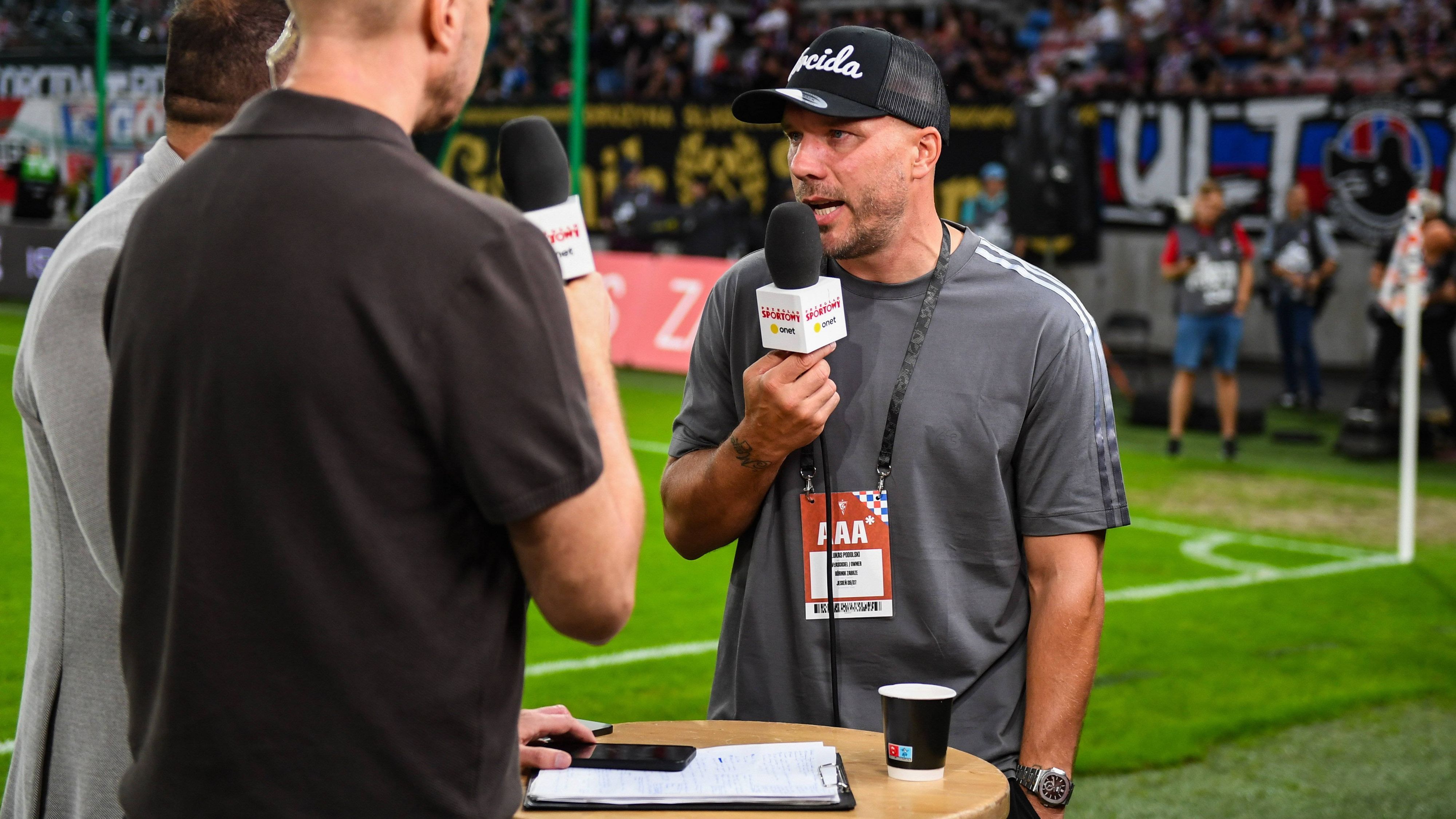 TV-Interview mit Lukas Podolski.