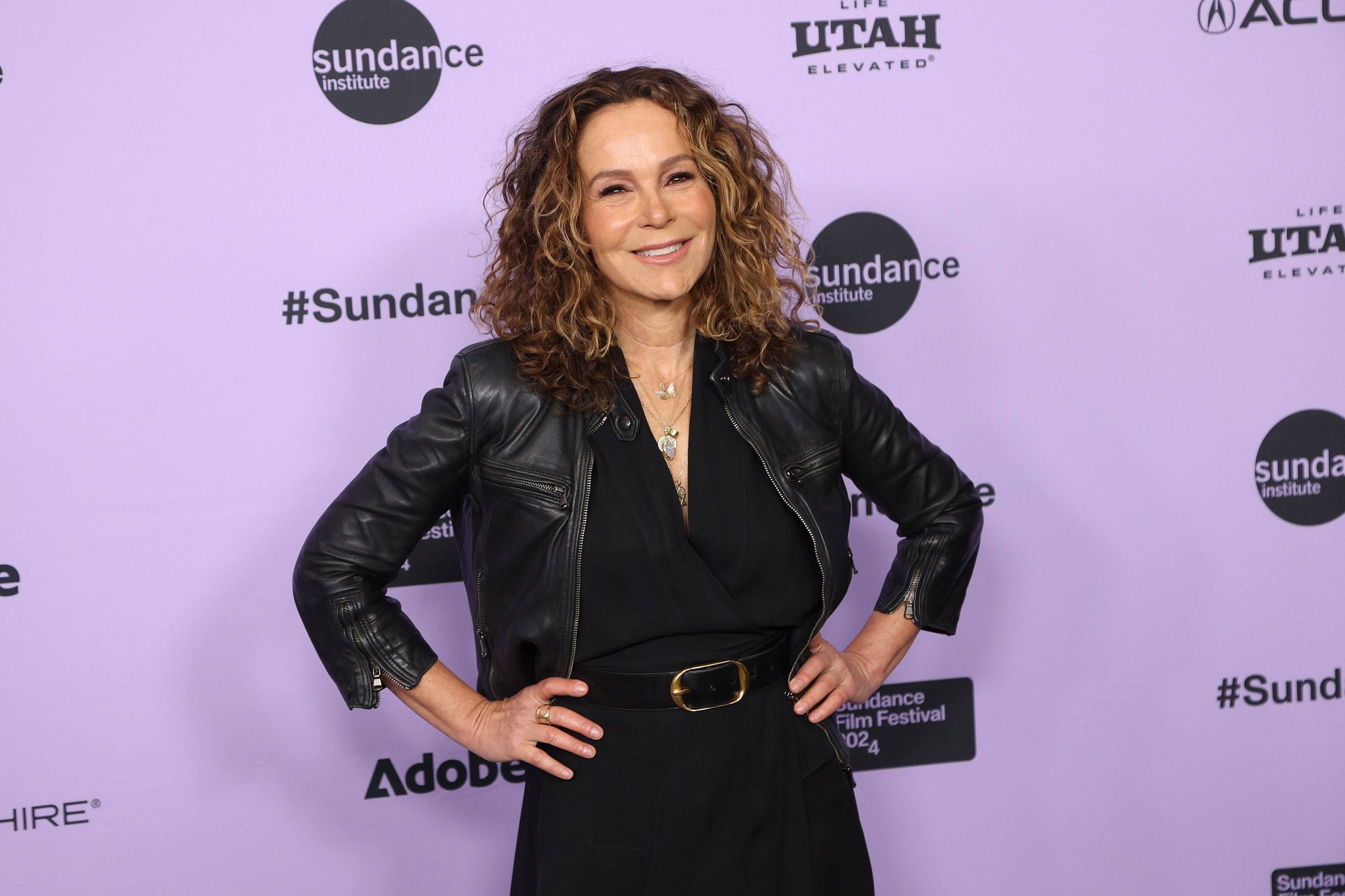 Jennifer Grey posiert.