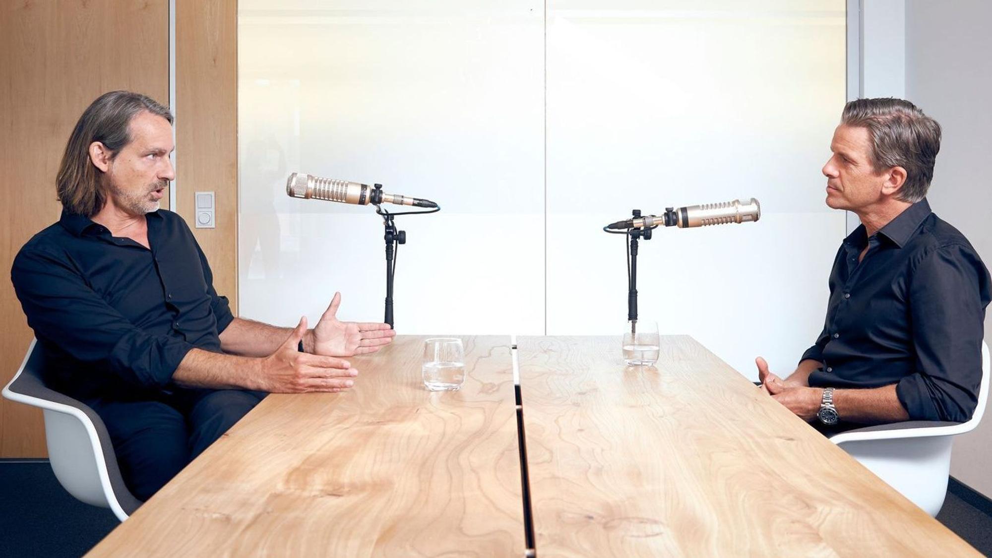 Richard David Precht (links) sieht im Podcast mit Markus Lanz auch positive Ansätze der AfD. (Bild: ZDF / Christian Bruch)