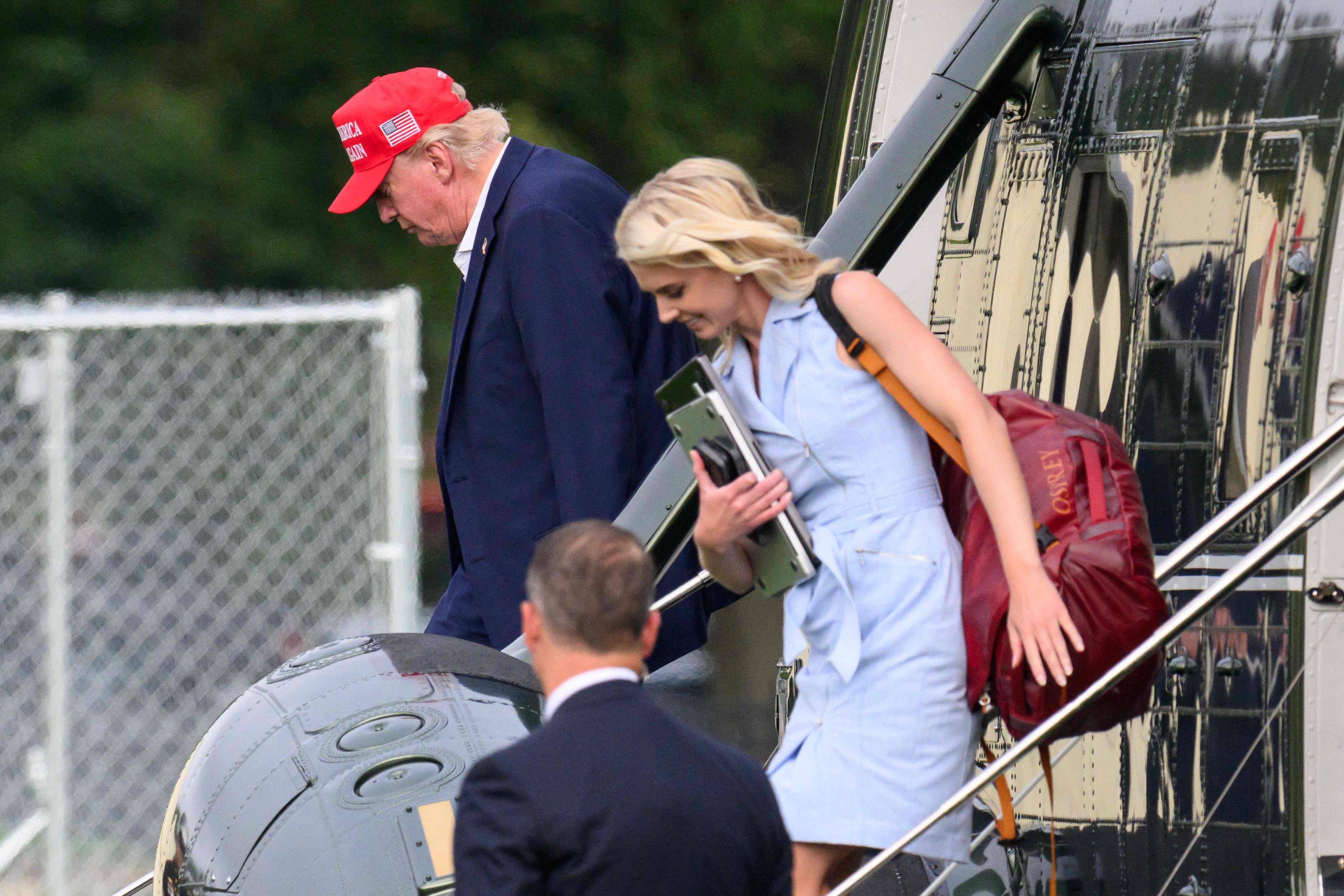 Donald Trump und Natalie Harp (r.) sind in letzter Zeit oft gemeinsam zu sehen.