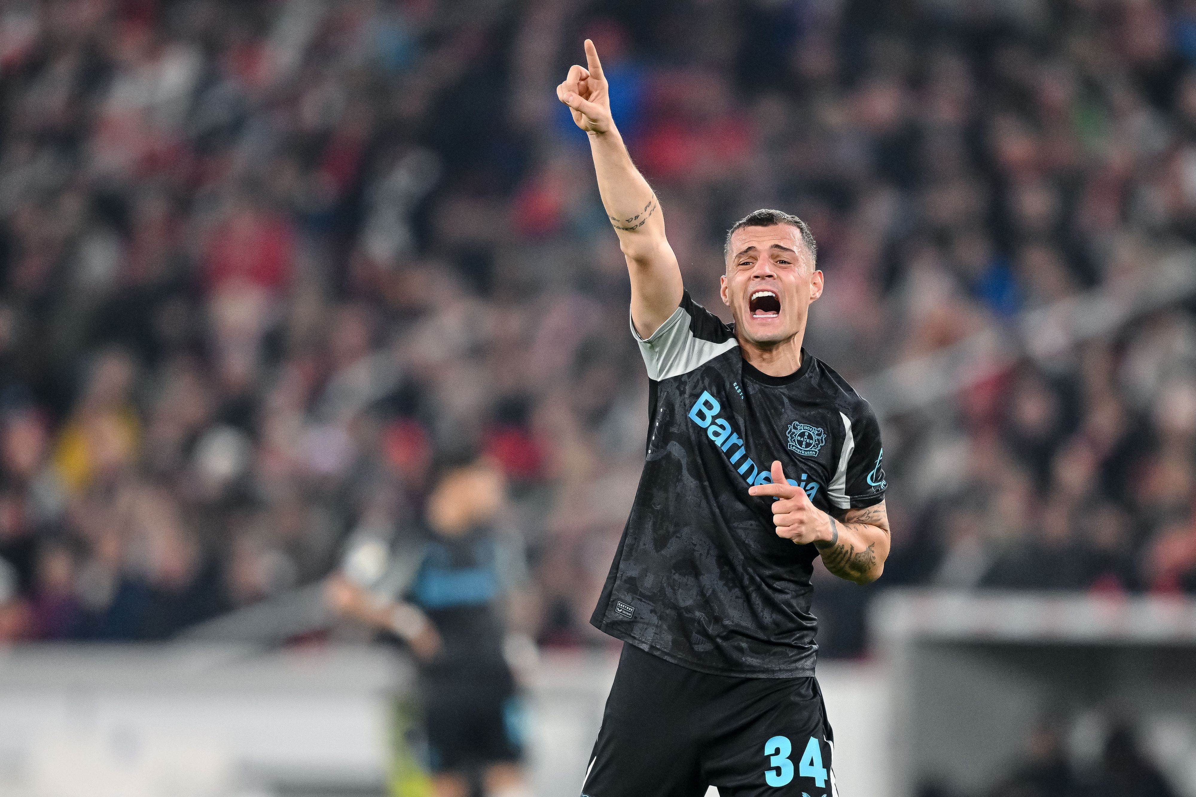 Granit Xhaka gestikuliert.