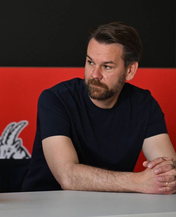 Bei einer FC-Veranstaltung sprechen René Wagner und Thomas Kessler.