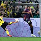 Giannis Konstantelias bei einer Torchance gegen Jonathan Tah.