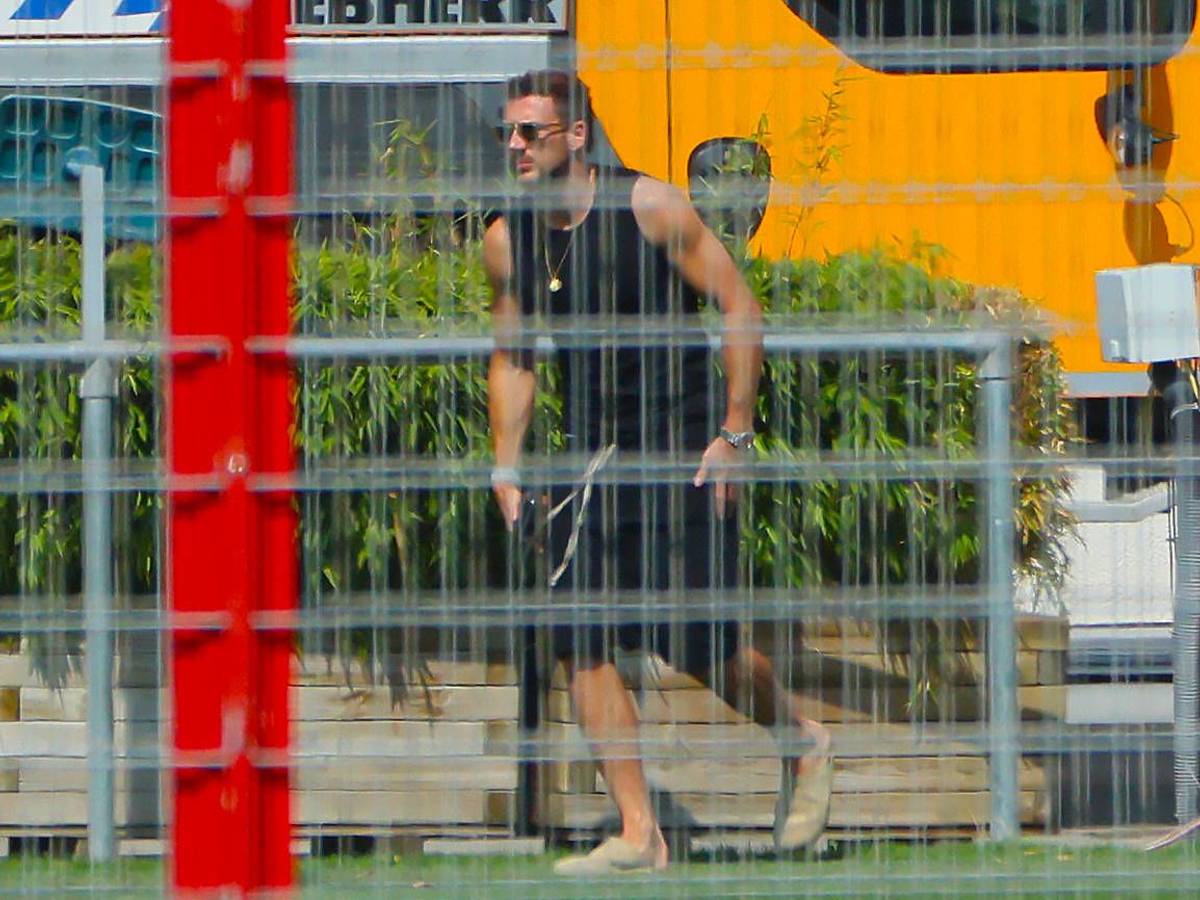 Leon Goretzka als Trainingsgast beim FC Bayern.