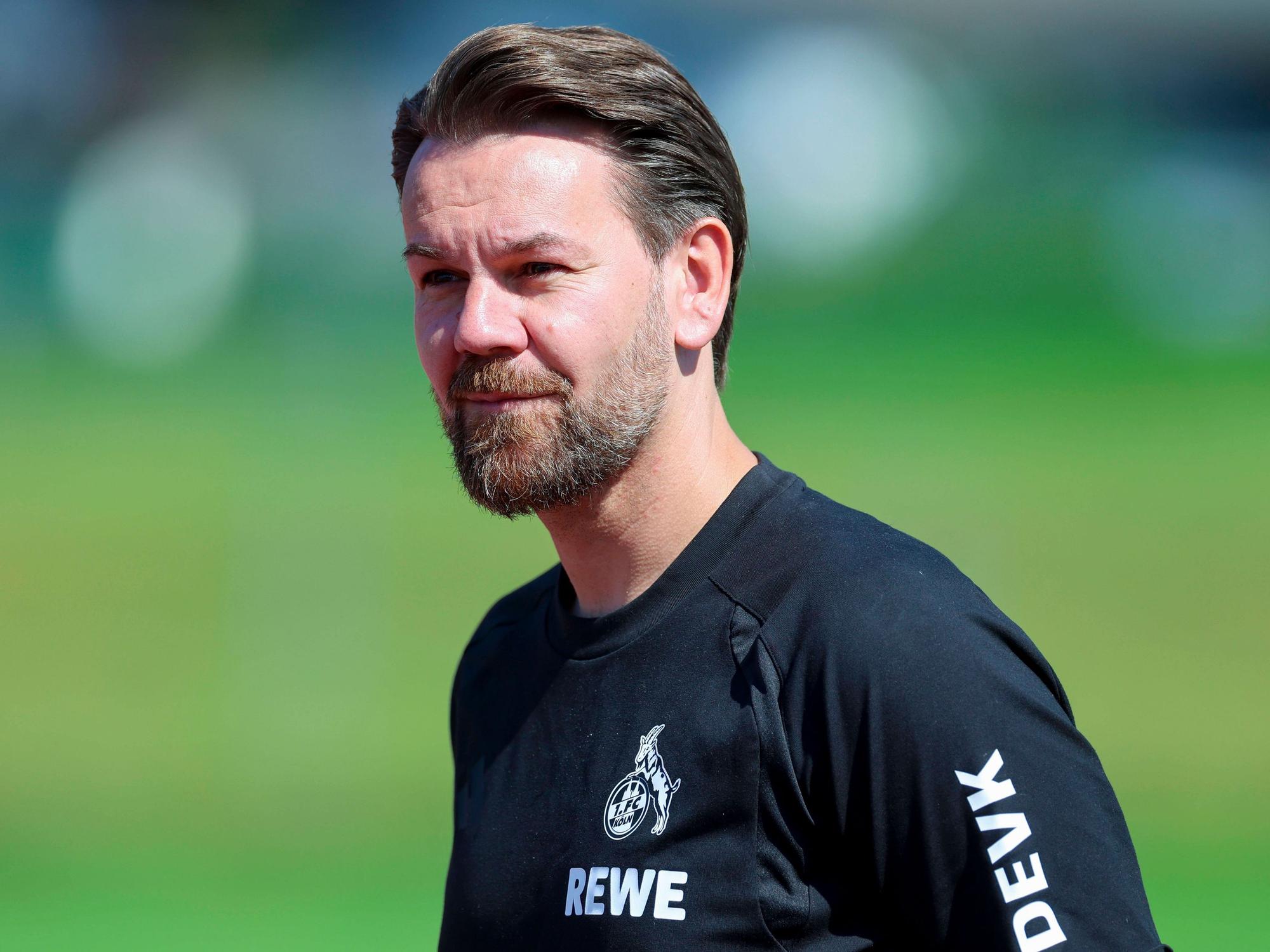 Geschäftsführer Thomas Kessler (1. FC Köln) auf dem Trainingsplatz in Tirol.