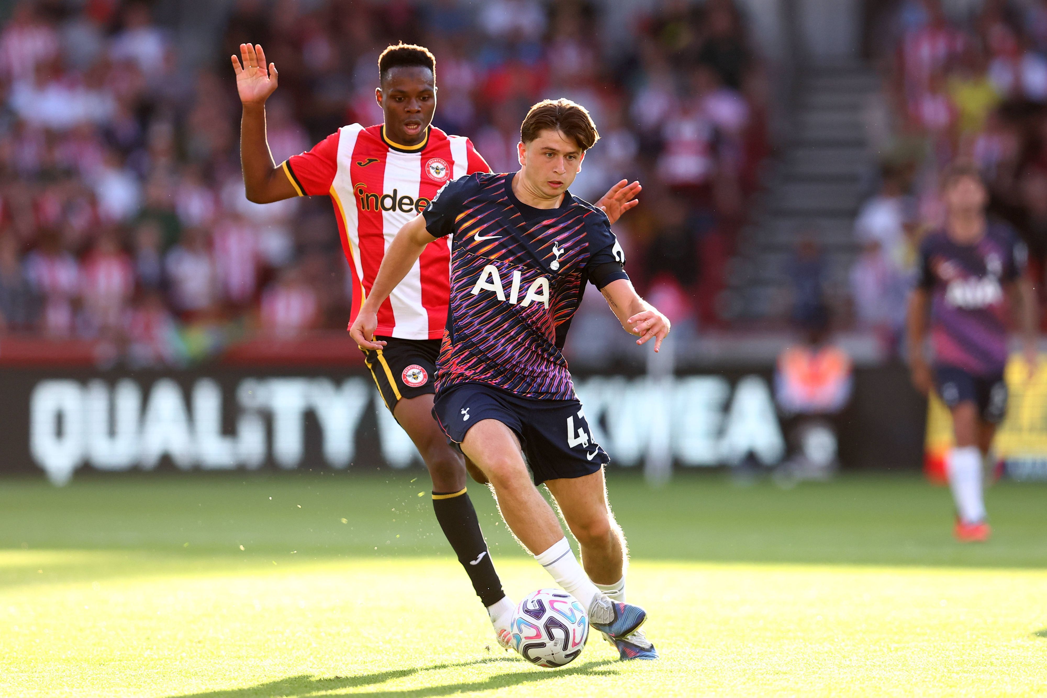 Mikey Moore im Zweikampf mit Mamadou Sangaré.