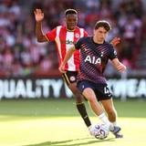 Mikey Moore im Zweikampf mit Mamadou Sangaré.
