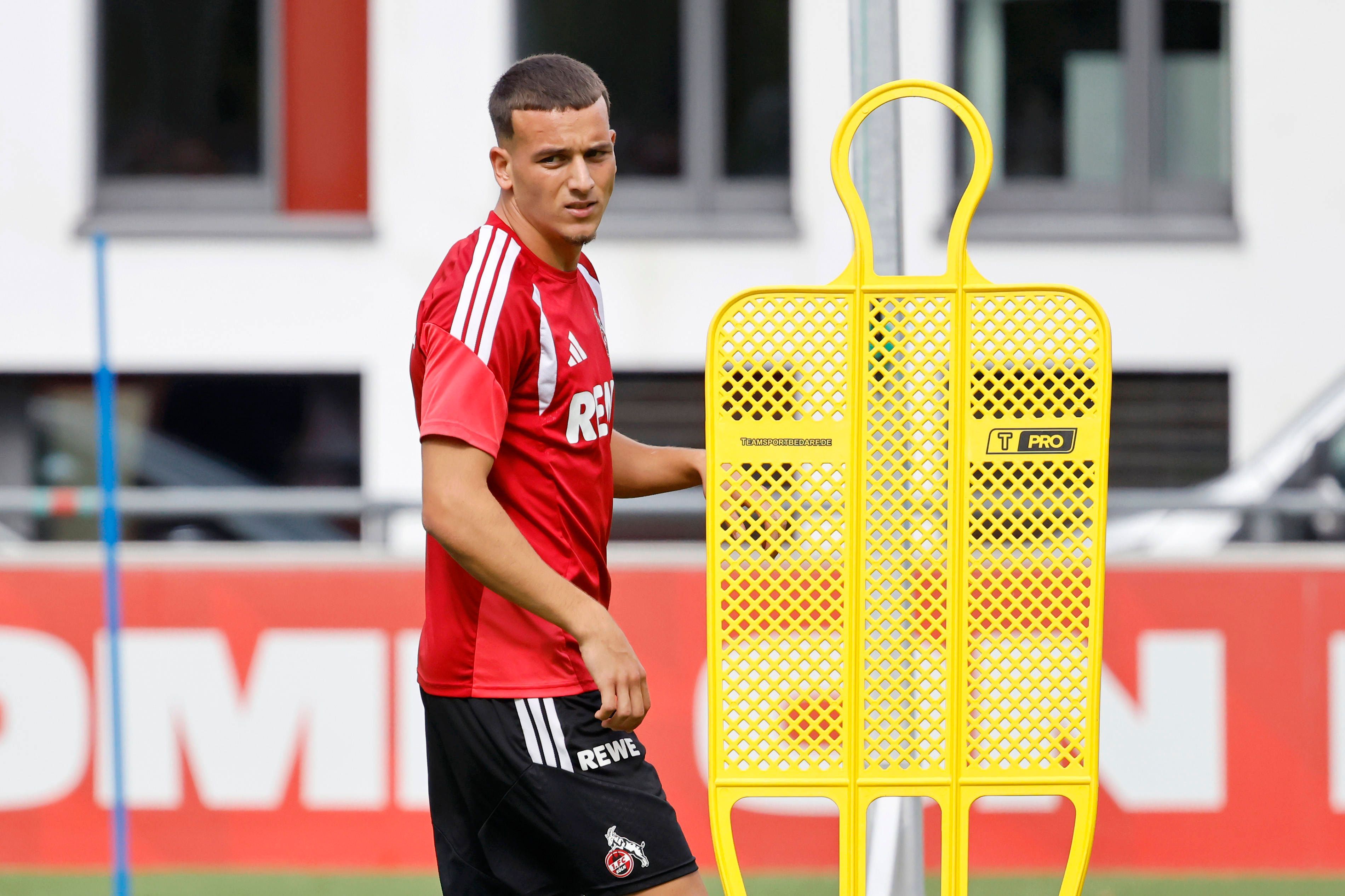 Beim 1. FC Köln steht Said El Mala im Training auf dem Platz.
