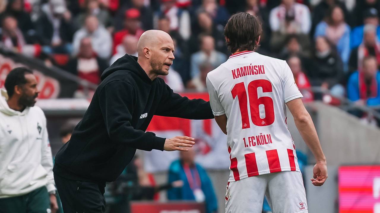 Gespräch zwischen René Wagner und Jakub Kaminski beim 1. FC Köln.