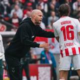 Gespräch zwischen René Wagner und Jakub Kaminski beim 1. FC Köln.