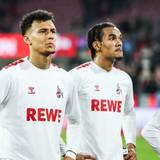 Davie Selke und Damion Downs stehen nach einem Spiel enttäuscht vor den Fans.