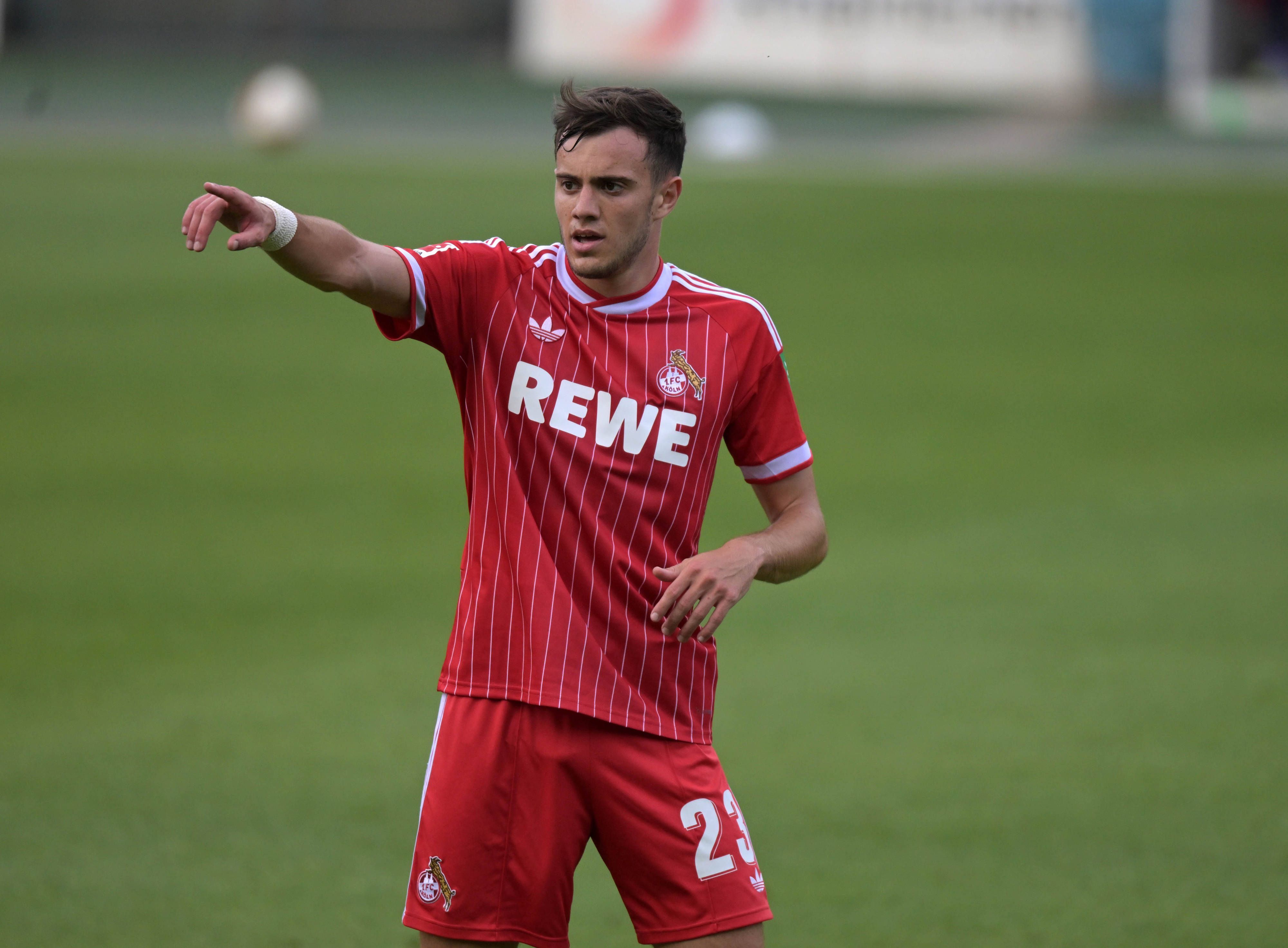 Paul Okon-Engstler im Test gegen Sociedad.