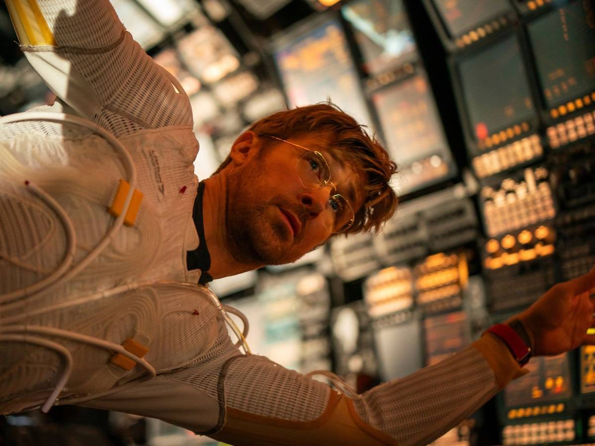Ryan Gosling begibt sich in „Der Astronaut - Project Hail Mary“ auf eine abenteuerliche Weltraum-Mission. (Bild: 2026 Amazon Content Services LLC/Jonathan Olley/Plaion Pictures)
