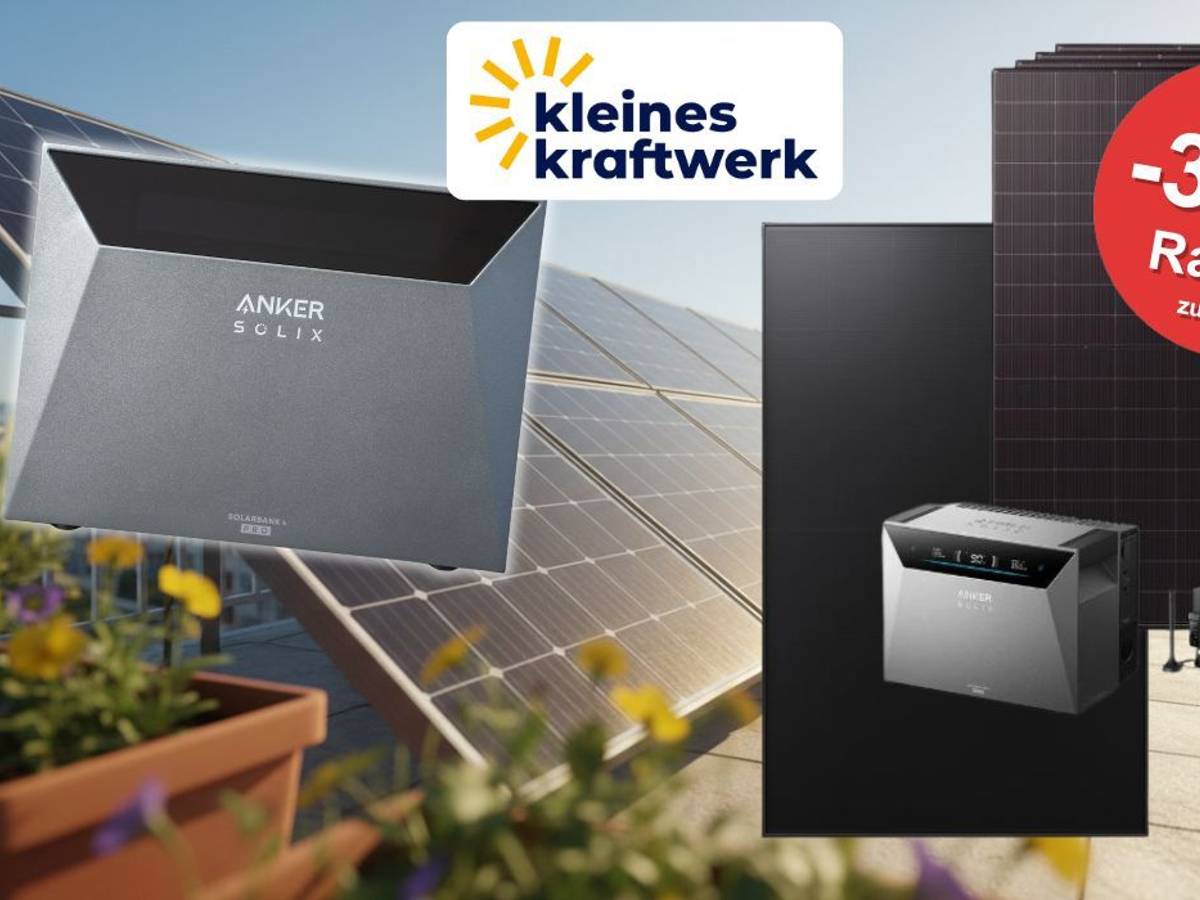 Kleines Kraftwerk Balkonkraftwerk-Set mit Anker SOLIX Solarbank 4 Pro Speicher und Solarmodulen vor Solardach-Hintergrund, mit Logo