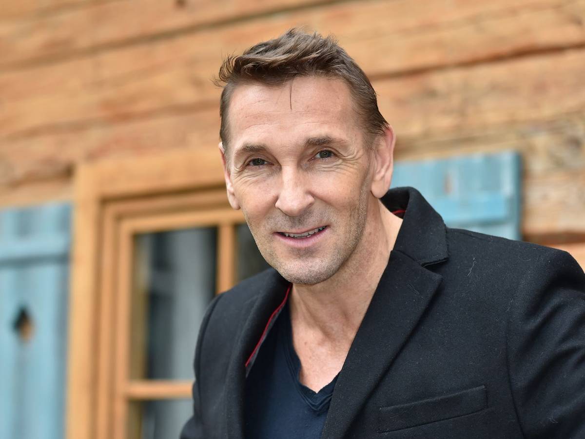 Mark Keller spielt seit 2008 den Dr. Alexander Kahnweiler bei „Der Bergdoktor“. (Bild: 2017 Getty Images/Hannes Magerstaedt)
